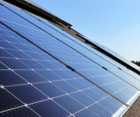 Solární trh v Česku v roce 2025 výrazně zpomalil, nejvíce se propadl segment domácností. Energetiku čeká „bateriová revoluce“, o připojení se ucházejí tisíce projektů